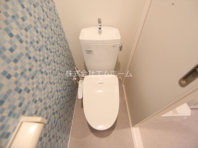 トイレ　温水洗浄暖房便座付トイレ