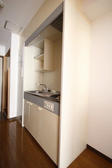 キッチン　同物件別号室の写真です。