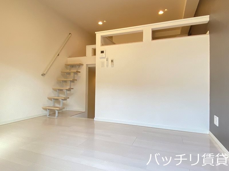 居室・リビング　同型タイプの為、現状を優先いたします。