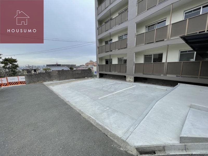 駐車場　車をお持ちの方に嬉しい駐車場付きの物件です