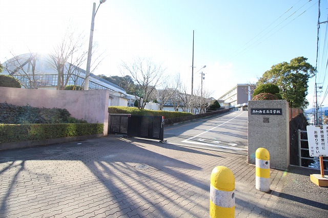 高校・高専　高知商業高校（高校・高専）まで541m