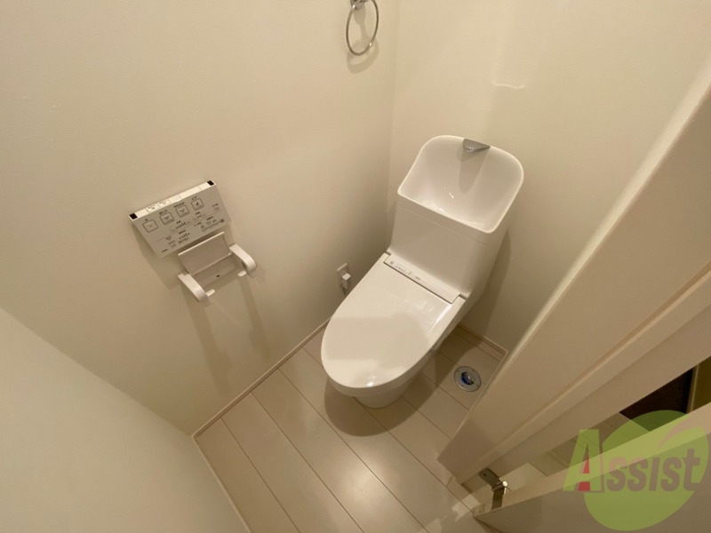 トイレ　ウォシュレット機能がついたトイレ。安心して使用できますね。