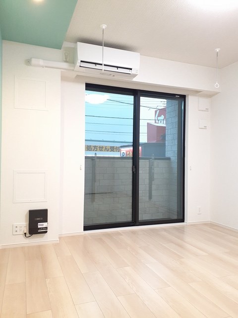 居室・リビング　７．６帖の洋室です