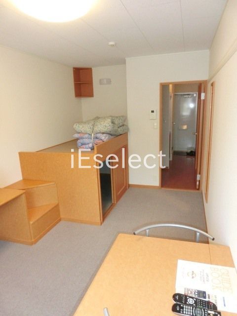 その他部屋・スペース　ベッドスペースの下は広々とした収納として使えます。