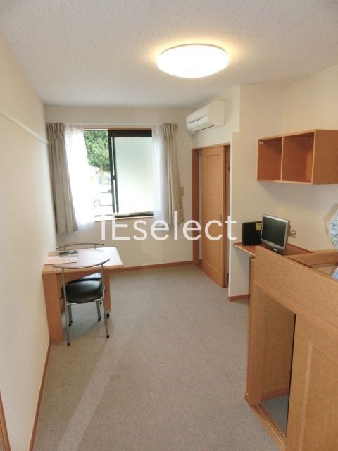 居室・リビング　家具家電付きのお部屋です。