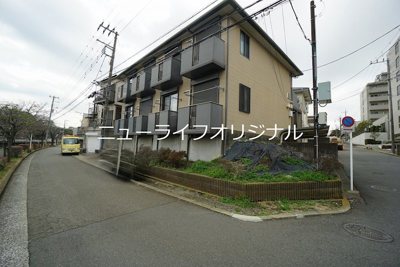 建物外観　閑静な住宅街　積水ハウスのシャーメゾン