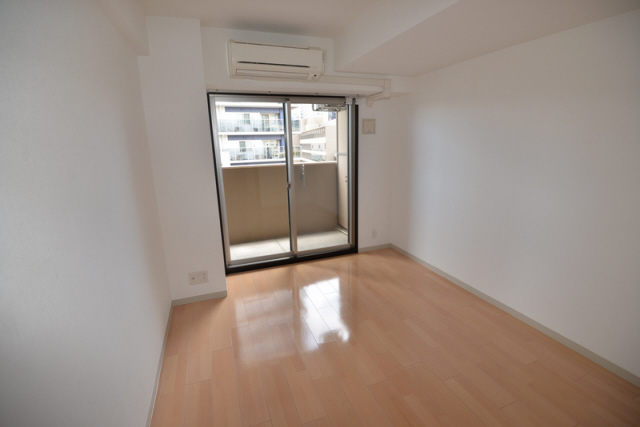 居室・リビング　写真は同マンションの別のお部屋のものです