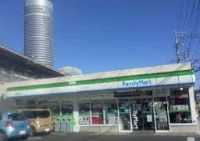 コンビニ　ファミリーマート 港北篠原町店（コンビニ）まで530m
