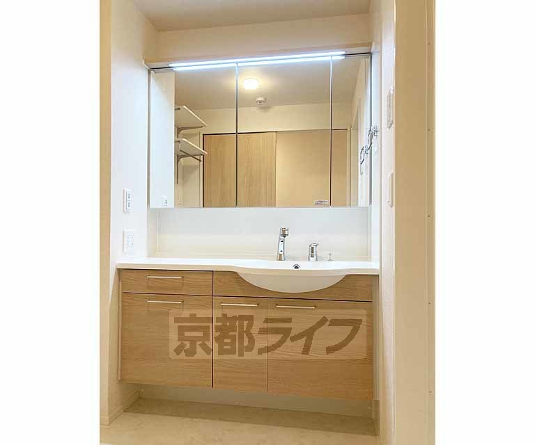 洗面設備　使い勝手のいい洗面台です！