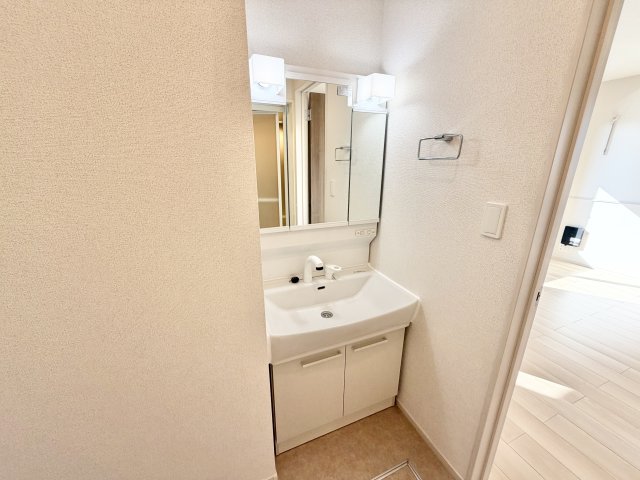 洗面設備　※同タイプ参考写真