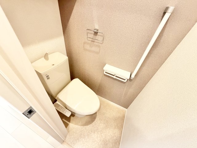 トイレ　※同タイプ参考写真