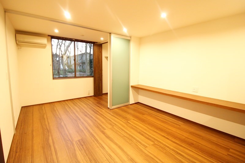 居室・リビング　角部屋のお部屋です♪