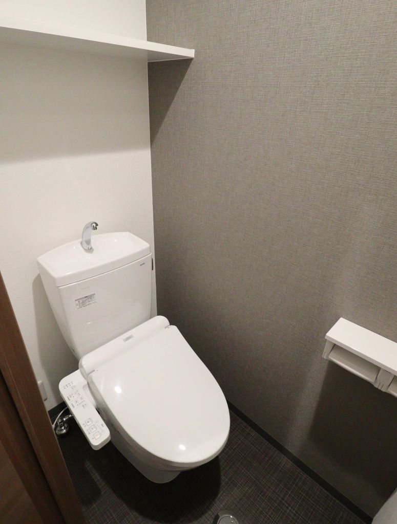 トイレ　※代表タイプの写真のため実際と異なる場合がございます