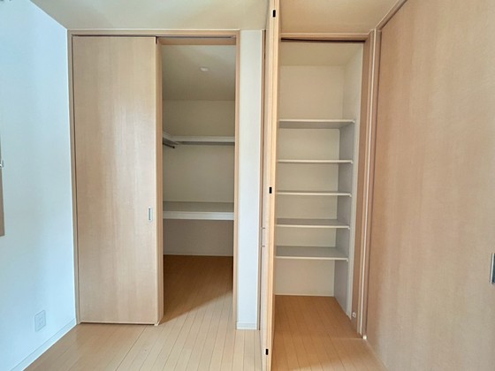 収納　※別部屋の写真です