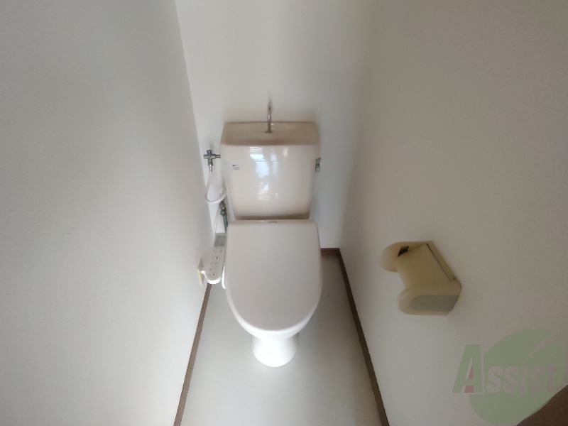 トイレ　トイレは綺麗でウォッシュレットも付いて快適にお使い頂けます。