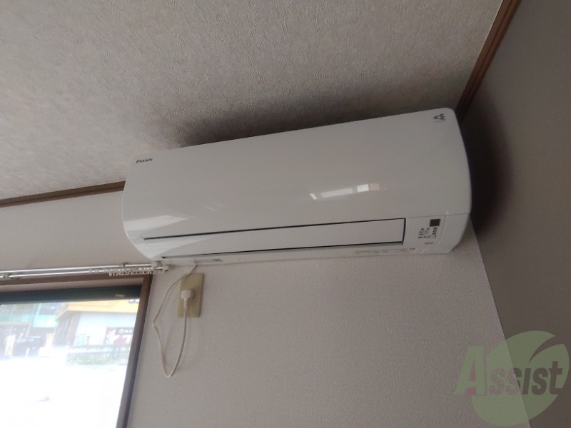 その他設備　リビングのエアコンで暑い日も寒い日も快適に過ごせます