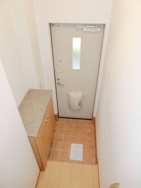 玄関　シューズボックス付きの玄関。