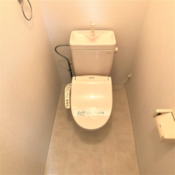 トイレ　落ち着いた色調のトイレです♪