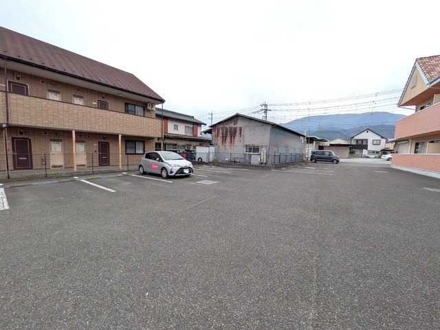 駐車場　敷地内駐車場
