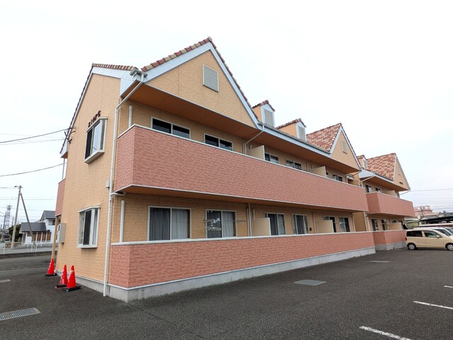 建物外観　☆２階建て　鉄骨造のアパート☆