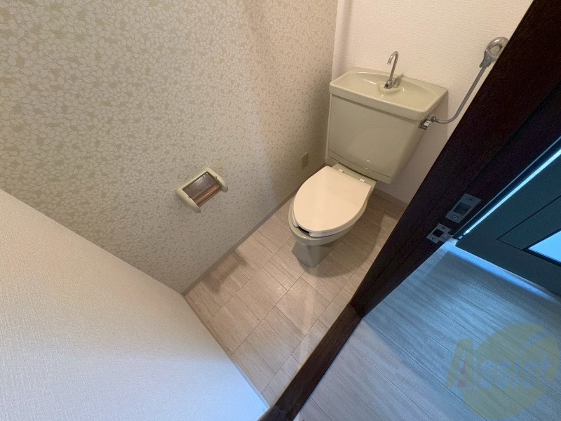 トイレ　こちらはトイレです。清潔感があり、安心して使用できます。