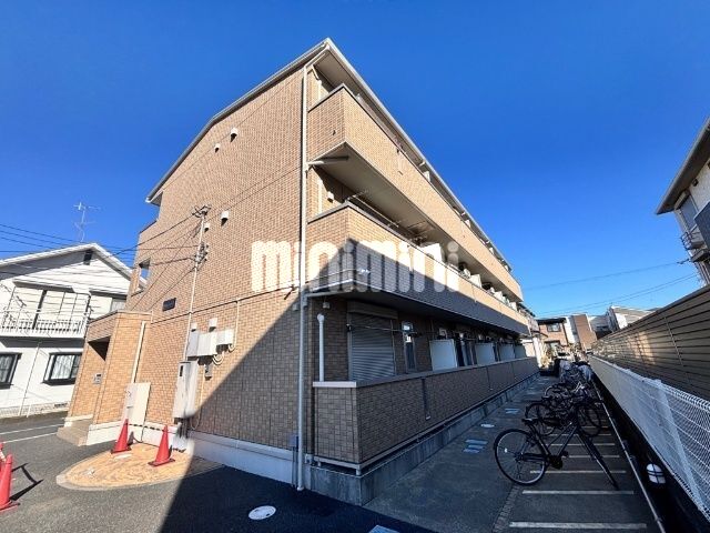 建物外観　オートロック付き。