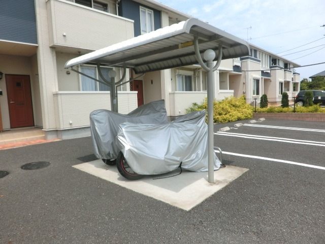 その他共有部分　屋根付きの駐輪場です