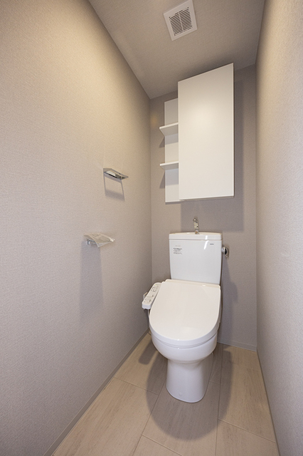 トイレ　※写真は同タイプ住戸です。