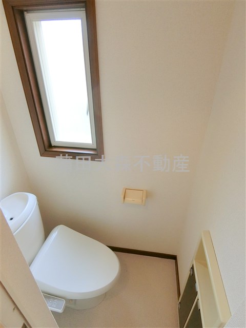 トイレ　温水洗浄便座付きのトイレ