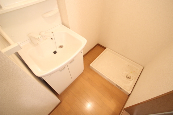 その他　写真は別号室のものです。