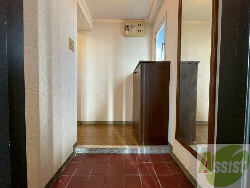 玄関　玄関の様子です。明るい印象ですね。気分もあがりそう。