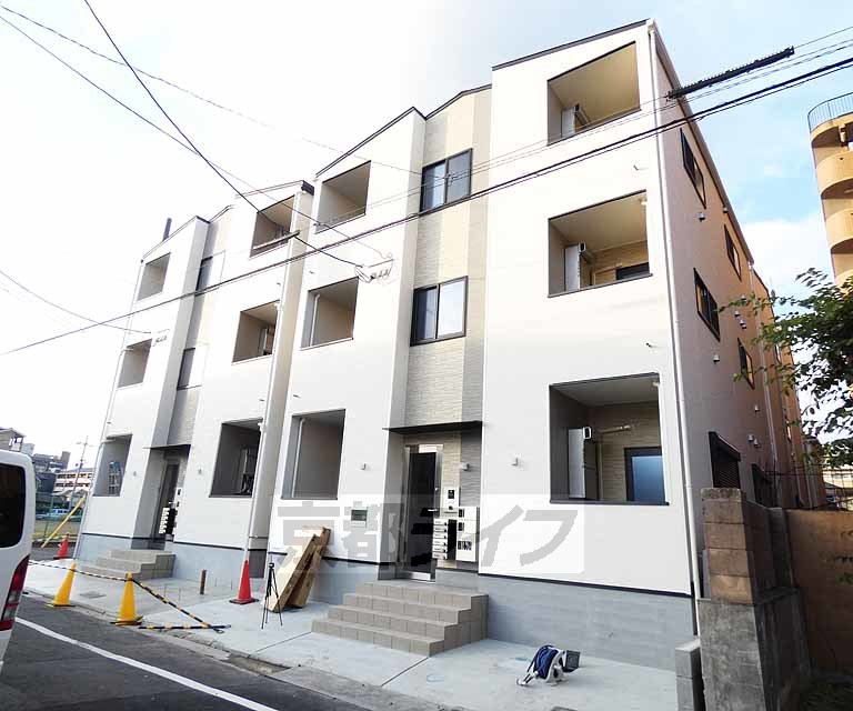 建物外観　・建設中