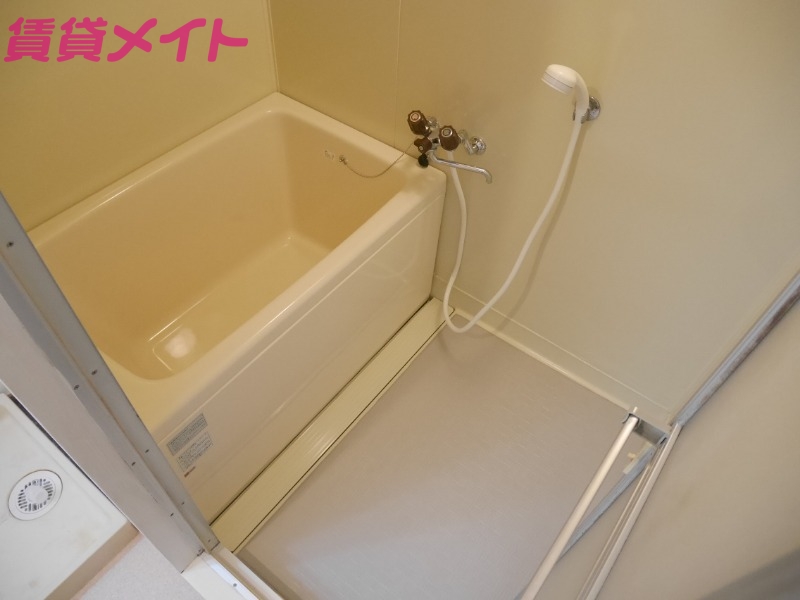 バス・シャワールーム　別部屋参考写真です