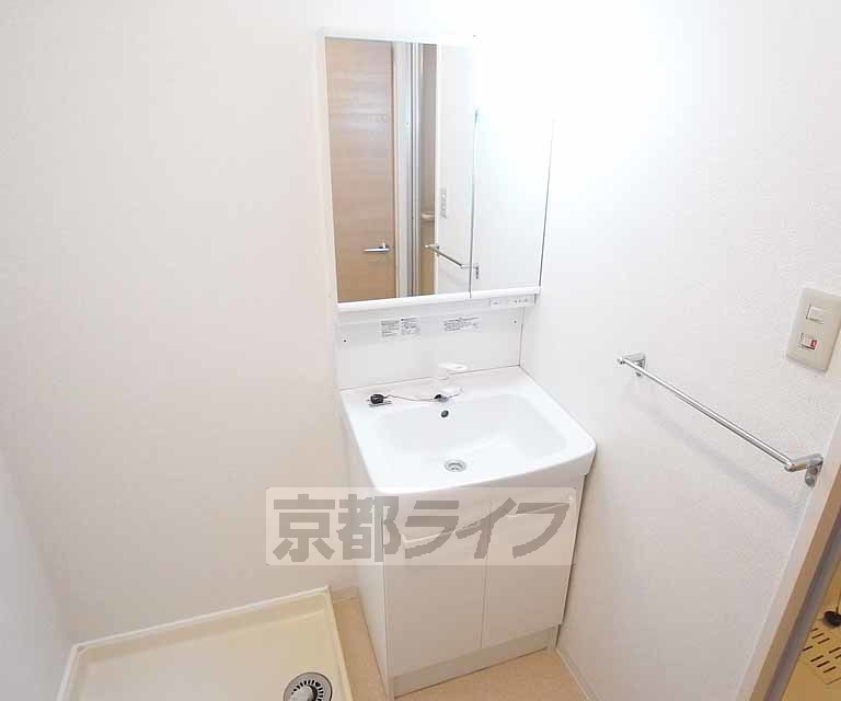 洗面設備　きれいな洗面台が付いてます。