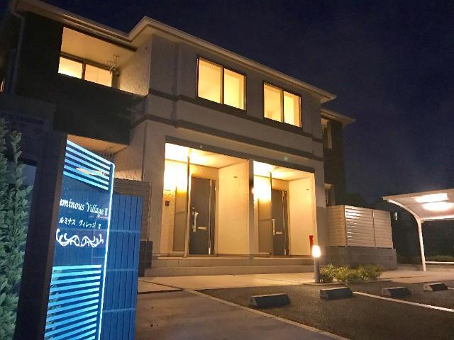 建物外観　外観写真（夜）