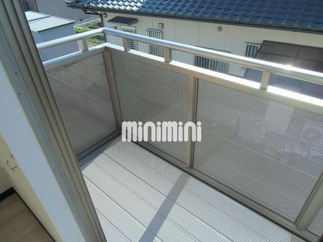 バルコニー　１階庭と２階ベランダが使えます