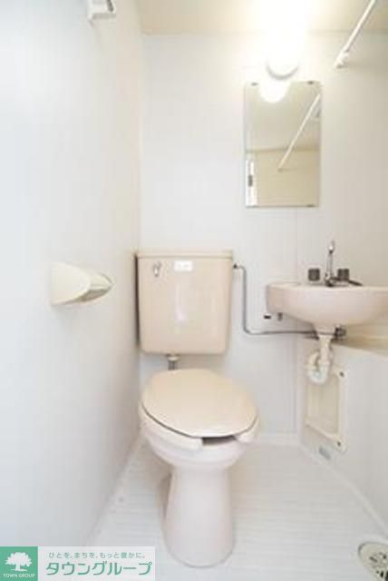トイレ　※写真は同タイプ住戸です。