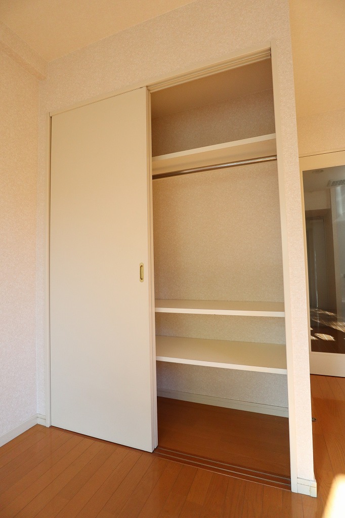 収納　別号室のものです。現状優先になります。