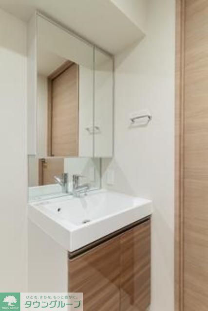 洗面設備　※写真は同タイプ住戸です。