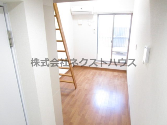 居室・リビング　別部屋参考写真です