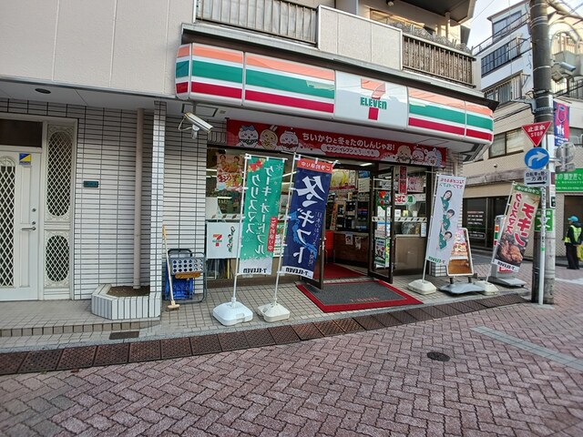 コンビニ　セブンイレブン（コンビニ）まで348m