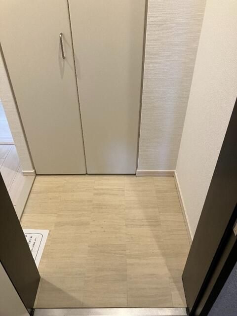 玄関　※別部屋参考写真