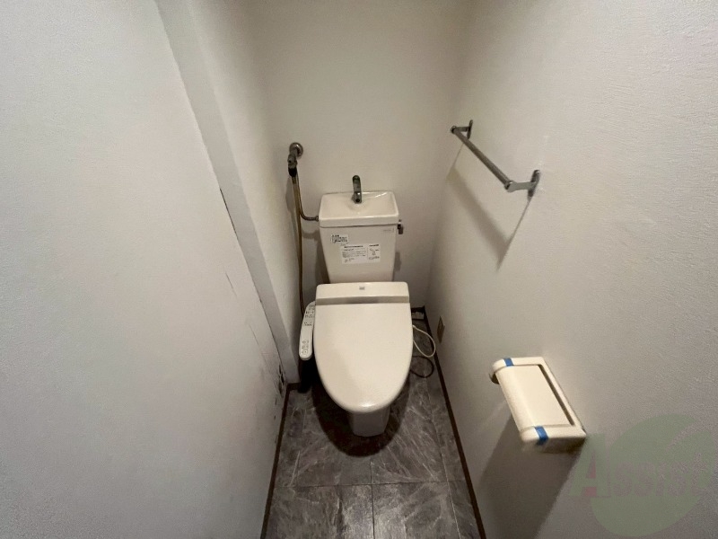 トイレ　こちらはトイレです。清潔感があり、安心して使用できます。