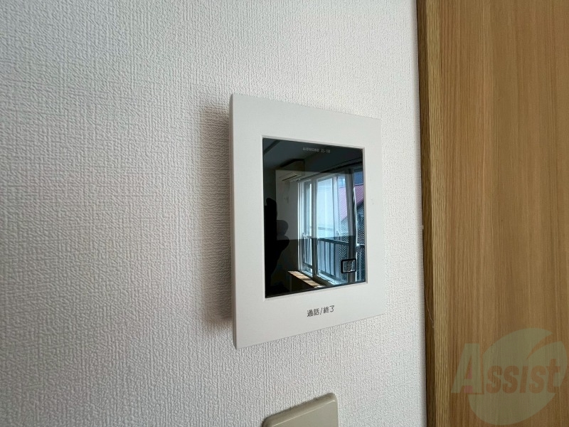 セキュリティ　ＴＶモニター付インターホンです。来客者の顔が見えるので安心！