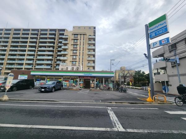 コンビニ　ファミリーマート西六郷三丁目店（コンビニ）まで530m