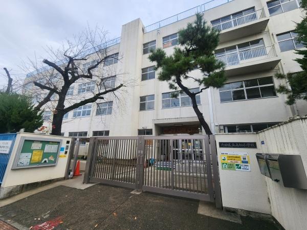 小学校　大田区立高畑小学校（小学校）まで813m