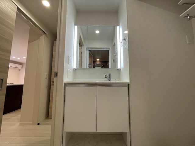 洗面設備　※写真は同じ施工会社のイメージ写真なります。
