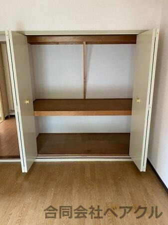 収納　押入