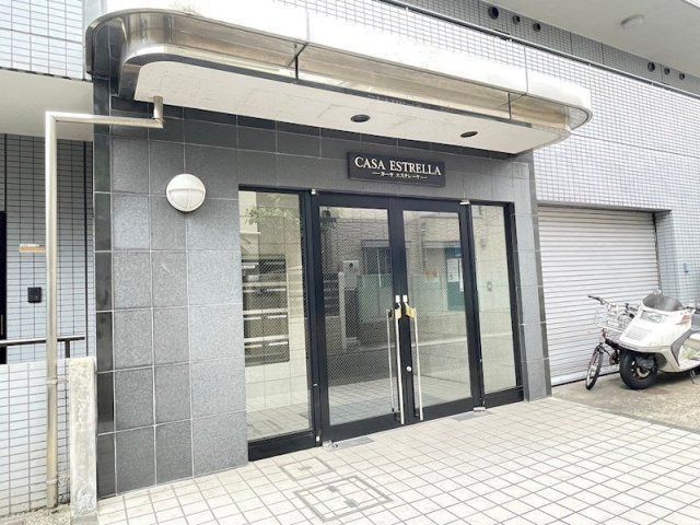エントランス　■オートロック■防犯カメラ