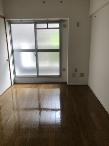 その他部屋・スペース　落ち着いて過ごせるお部屋なので、寝室にいかがでしょうか